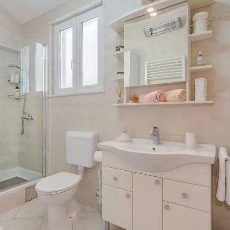 בית הארחה Ivkolina חוואר