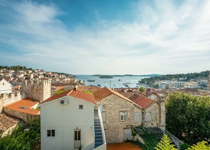 Gasthuis Ivkolina 3*