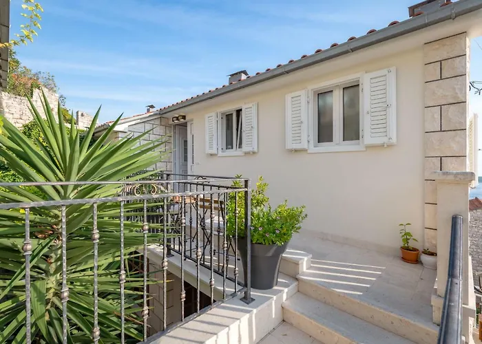 Gasthuis Ivkolina 3*